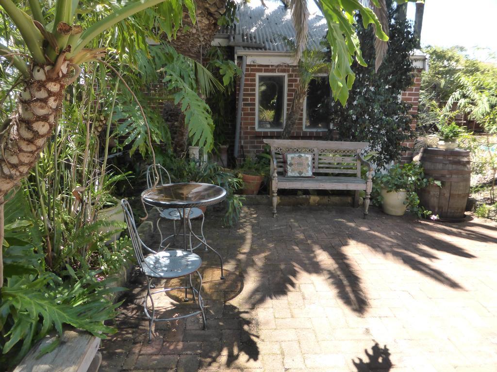Lakeside Bed & Breakfast Perth Exterior photo