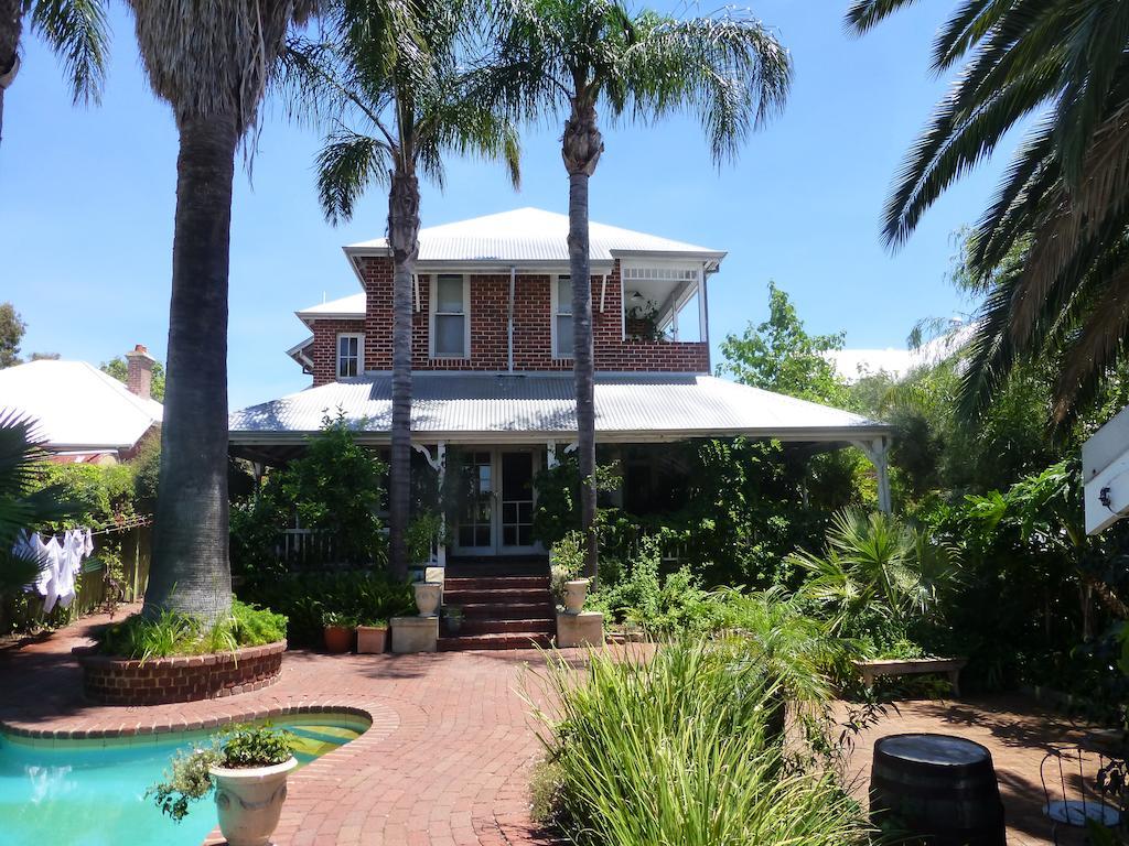 Lakeside Bed & Breakfast Perth Exterior photo